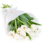 RAMO 10 TULIPANES BLANCOS